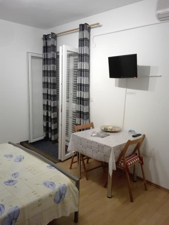 Studio Apartments Ivica Primošten Exterior foto